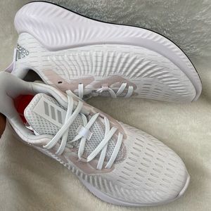 NWT Adidas Alphabounce Plus